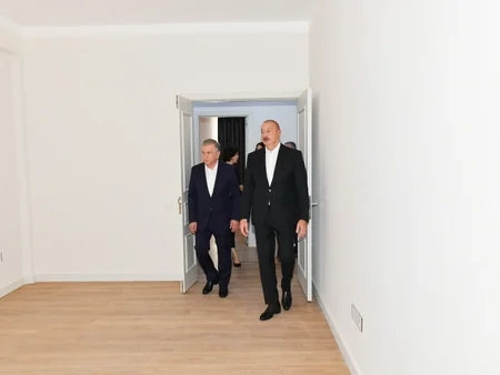 Azərbaycan ilə Özbəkistan prezidentləri və xanımları Füzuli şəhərində yeni evlərə köçürülmüş sakinlərlə görüşüblər - YENİLƏNİB