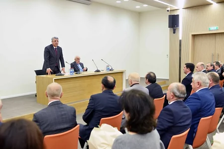Neftçilərə Fəxri fərmanlar təqdim edilib
