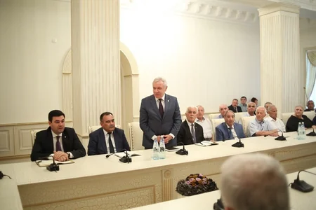 Gəncənin yeni icra başçısı şəhərin problemlərini öyrənir