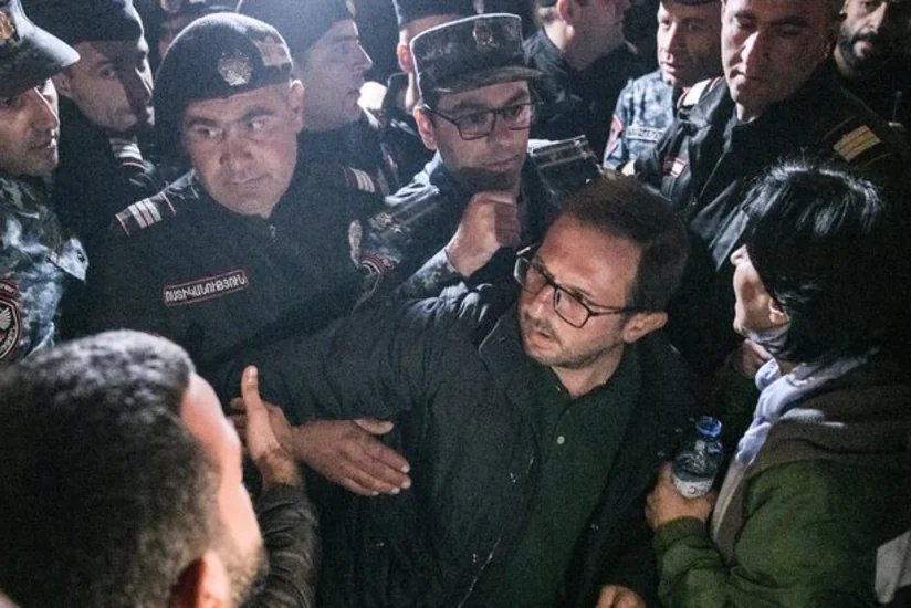 İrəvanda etiraz aksiyalarında 36 nəfər xəsarət alıb, saxlanılanlar var - YENİLƏNİB