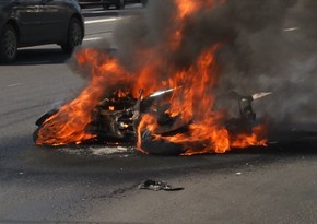 В Хырдалане произошел пожар в результате столкновения мотоцикла и автомобиля