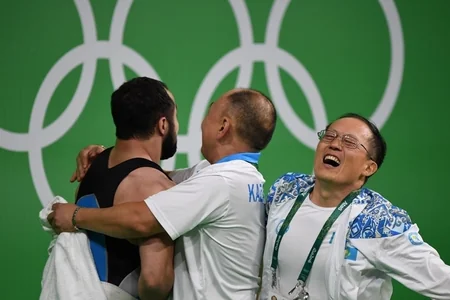 ​Azərbaycanlı ağırlıqqaldıran dünya rekordu vuraraq Olimpiya çempionu olub