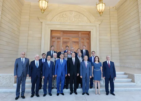 ​Prezident İlham Əliyevə Mətbuat Şurasının xüsusi mükafatı təqdim olunub - ƏLAVƏ OLUNUB