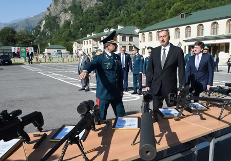Prezident İlham Əliyev Şəkidə “Laza” sərhəd zastavasında yaradılan şəraitlə tanış olub