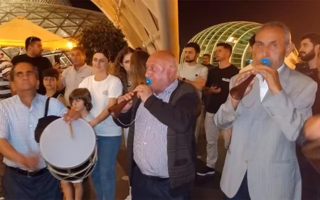 Avropa çempionatında 7 medal qazanan Azərbaycanın sərbəst güləşçiləri Vətənə qayıdıblar