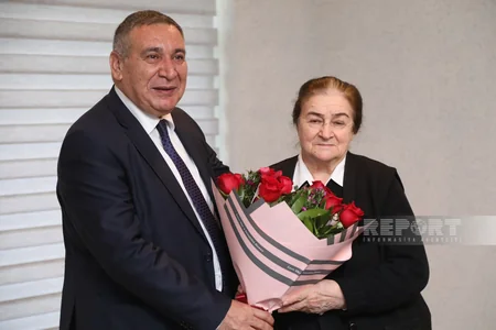 Vilayət Quliyevə Şirməmməd Hüseynov mükafatı təqdim olunub