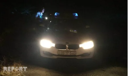 В Барде автомобиль врезался в дерево, пострадали два человека - ФОТО