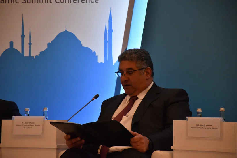 Azad Rəhimov: Hər birimiz gənclərin gələcəyinə məsul şəxslərik