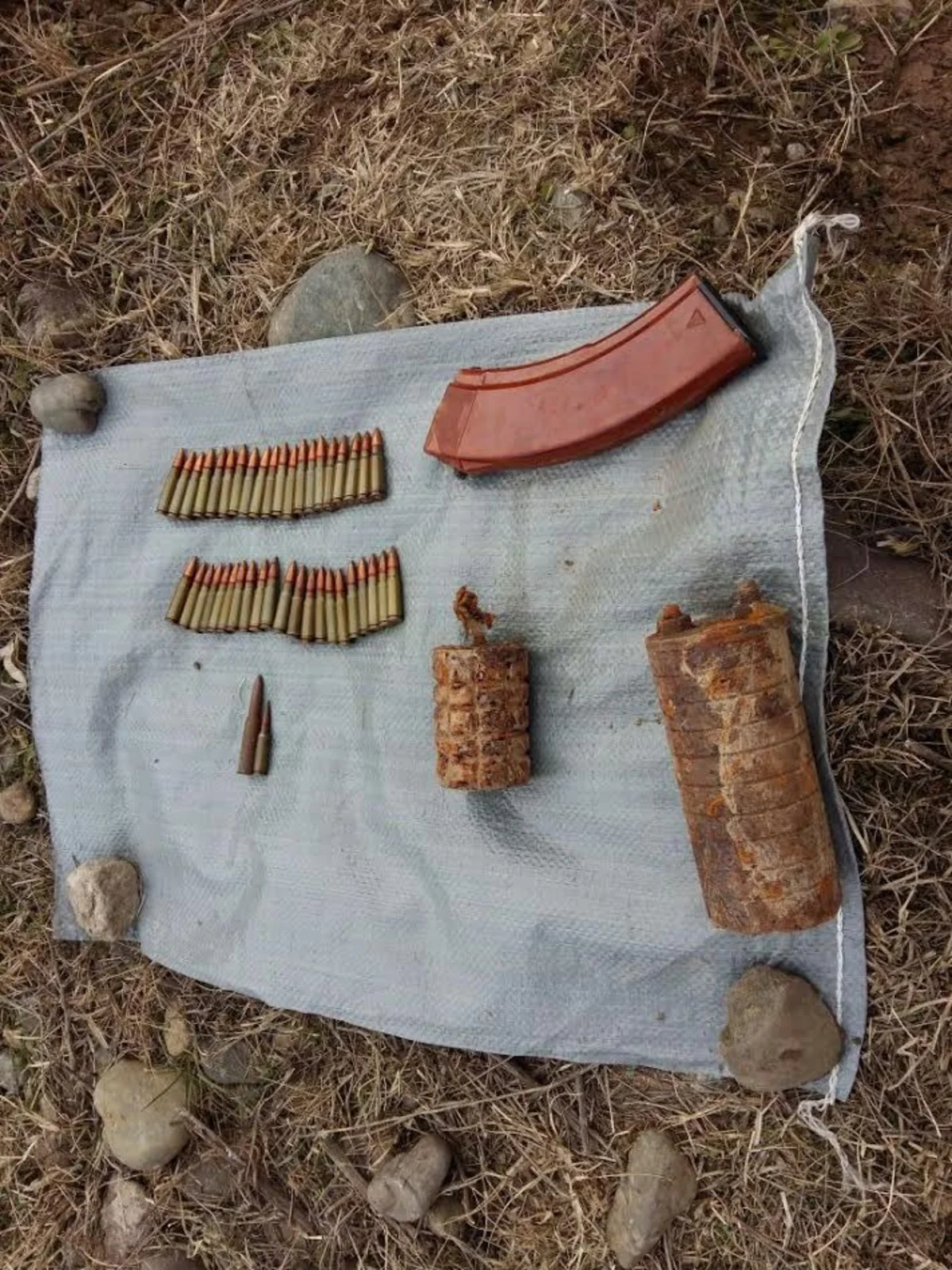 Ağstafada avtomobil körpüsünün altından 44 ədəd partlamamış hərbi sursat tapılıb
