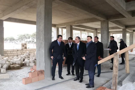 Baş prokuror Pirallahı Rayon Prokurorluğunun tikilməkdə olan binasına baxış keçirib