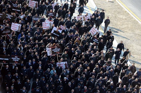 Xocalı soyqırımının 25-ci ildönümü münasibətilə Bakıda Prezident İlham Əliyevin iştirakı ilə yürüş keçirilib - YENİLƏNİB