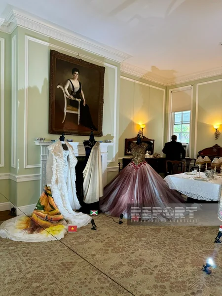 Vudro Vilsonun iqamətgahında Azərbaycan milli geyimi sərgilənib