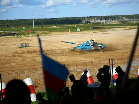 Azerbaijani servicemen start first competition in Tank Biathlon contest