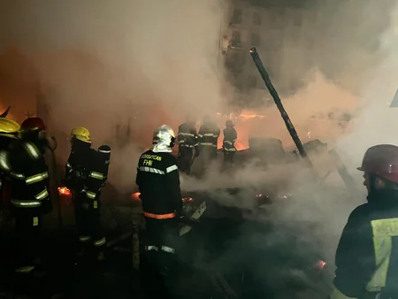 FHN: Xırdalanda iaşə obyektindəki yanğına görə binada yaşayan 45 sakin təxliyə edilib – YENİLƏNİB-4 - VİDEO