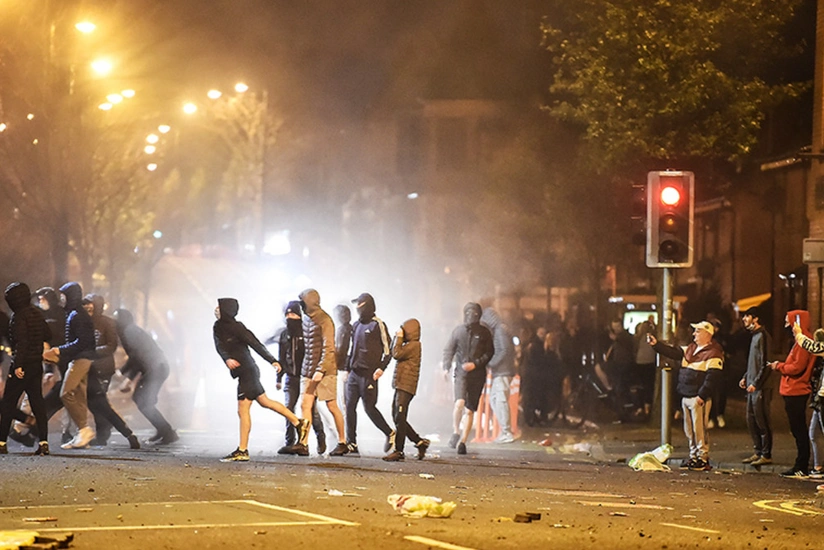 Belfastdakı iğtişaşlar zamanı polislər də xəsarət alıb
