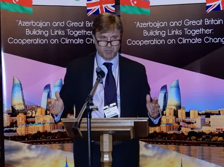 Azərbaycan-Böyük Britaniya əməkdaşlığı mövzusunda tədbir və “Azərbaycanı kəşf et” kitabının təqdimatı keçirilib - FOTO