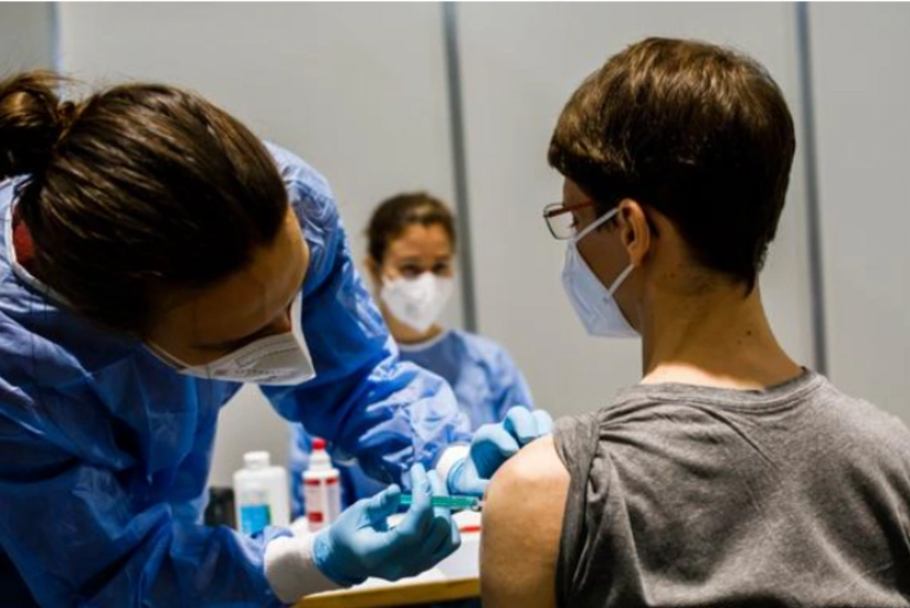 Indonesia begins vaccination of young people aged 12 to 17
