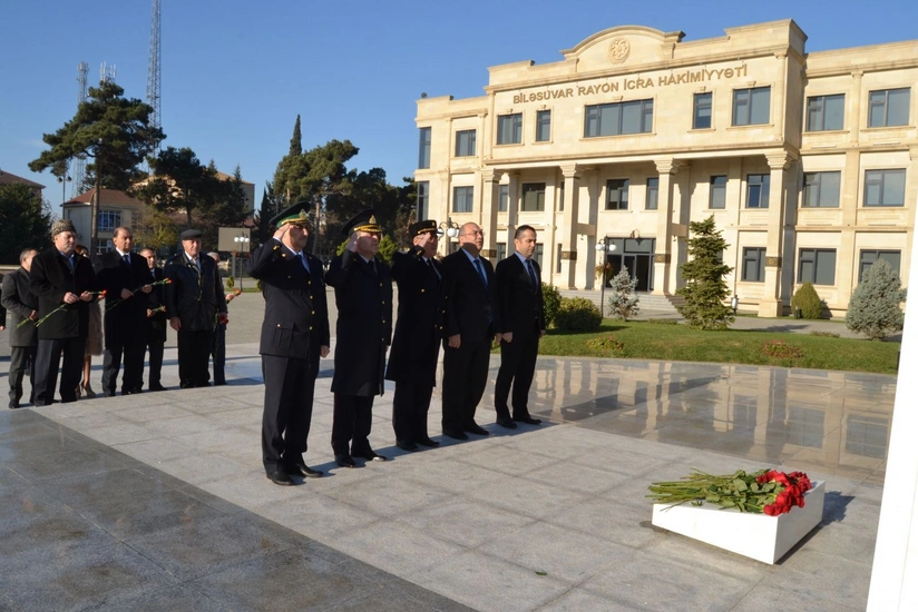 Biləsuvarda Heydər Əliyevin xatirəsi anılıb