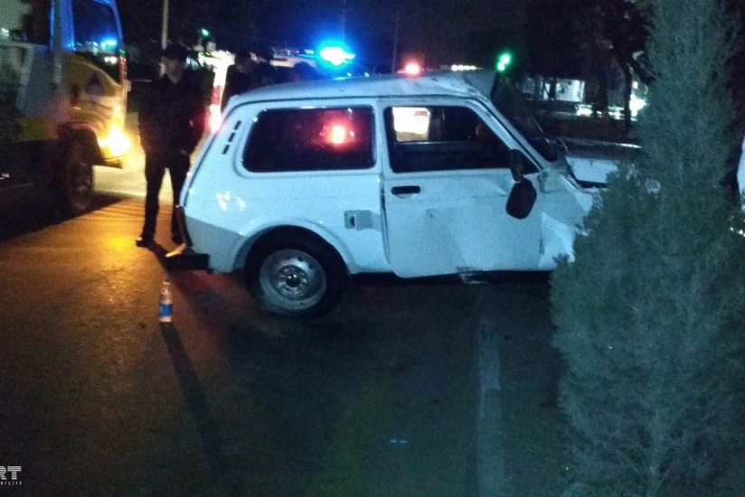 Bakıda Kia və Niva markalı minik avtomobilləri toqquşub - FOTO