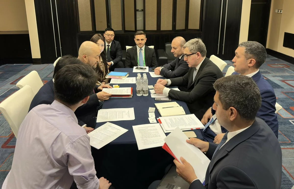 Китайская компания может наладить производство ноутбуков в Азербайджане