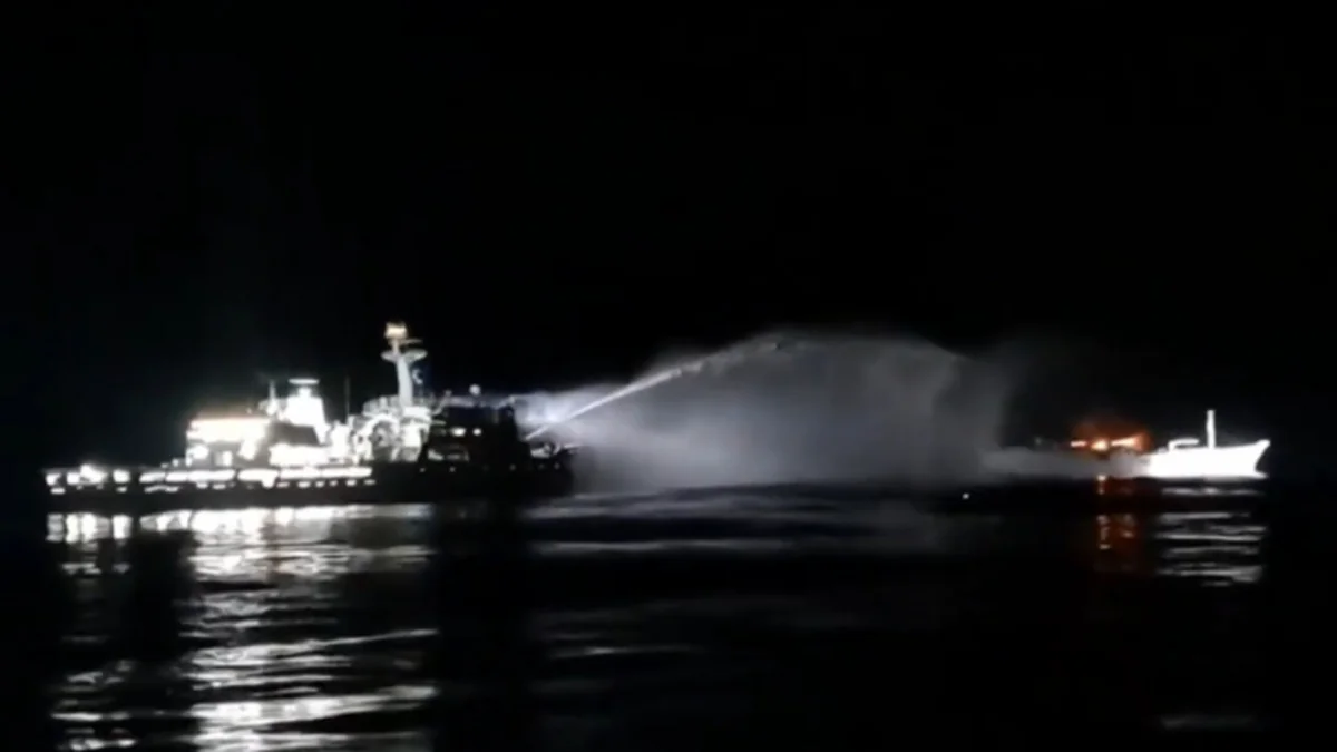 Cənubi Koreya sularında Rusiyaya məxsus gəmidə yanğın olub, itkin düşənlər var