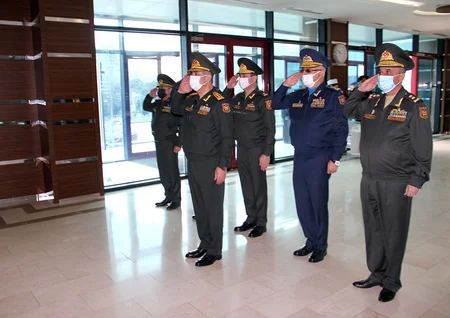 Azerbaijani Defense Minister visits military hospital 