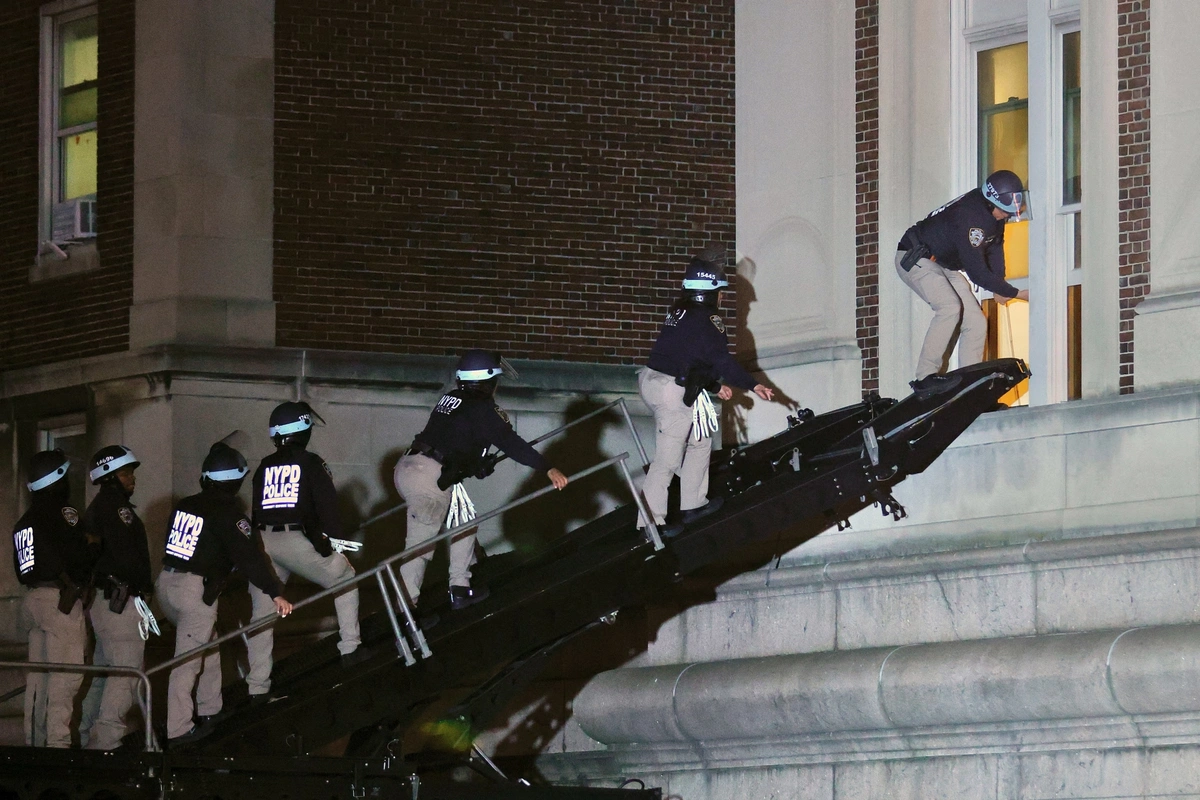 Columbia University asks for presence of NYPD security guards on campus until mid-May