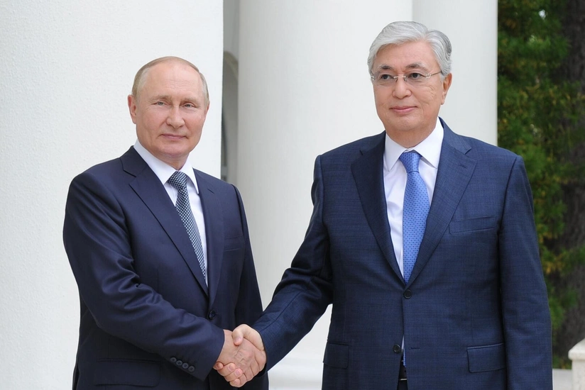 Tokayev and Putin discuss plane crash in phone call