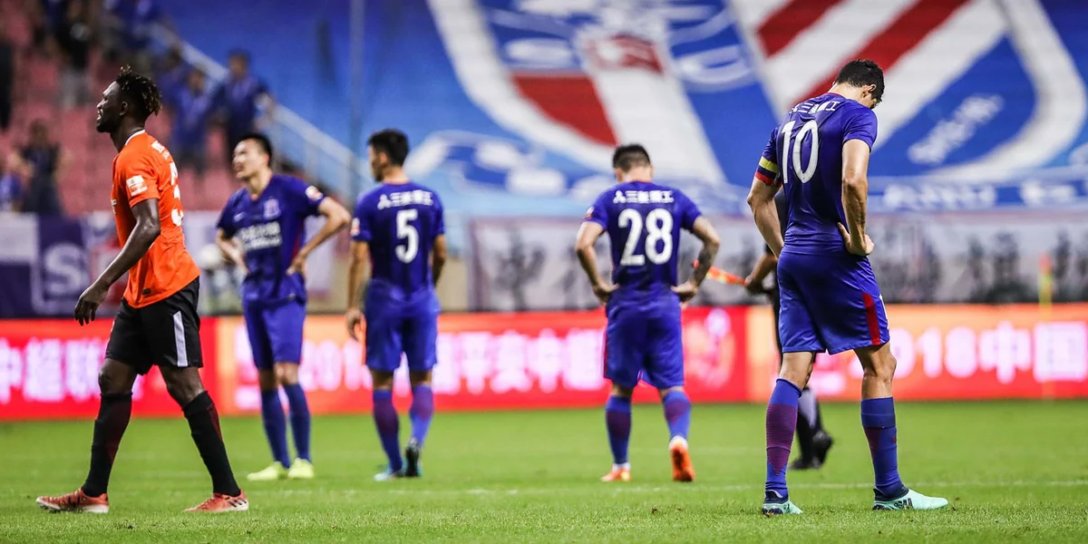 Çində əcnəbi futbolçuların maaşlarına limit qoyuldu