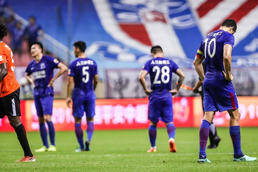 Çində əcnəbi futbolçuların maaşlarına limit qoyuldu