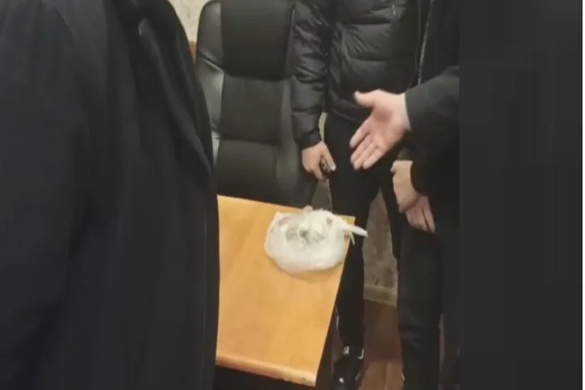 Şamaxıya istirahətə gələn şəxsdən külli miqdarda heroin və “patı” götürülüb