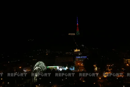 Tbilisi teleqülləsi Azərbaycan bayrağının rəngləri ilə işıqlandırılıb