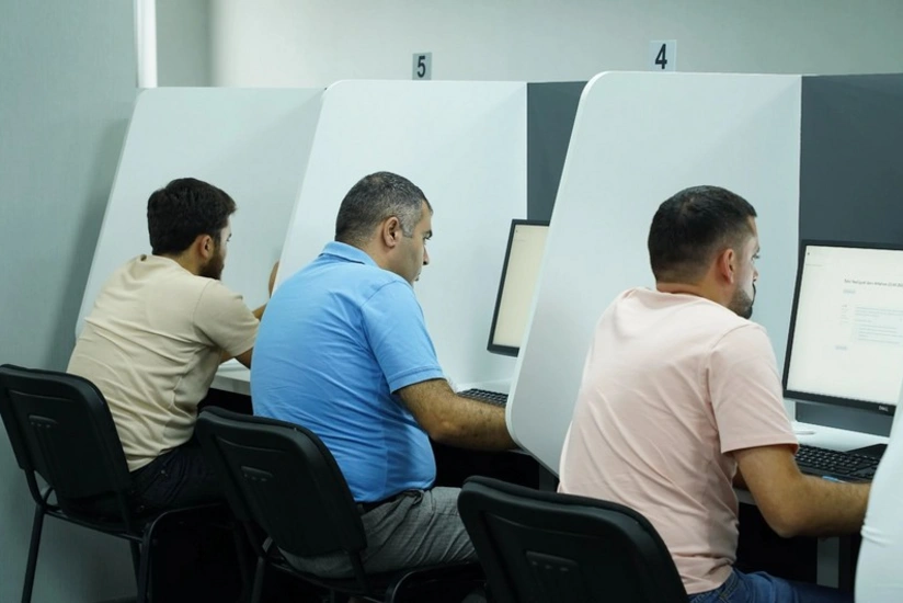 Taksi sürücüləri üçün növbəti imtahana qeydiyyat başlayıb