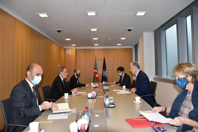 Jeyhun Bayramov holds meeting with NATO Deputy Secretary General