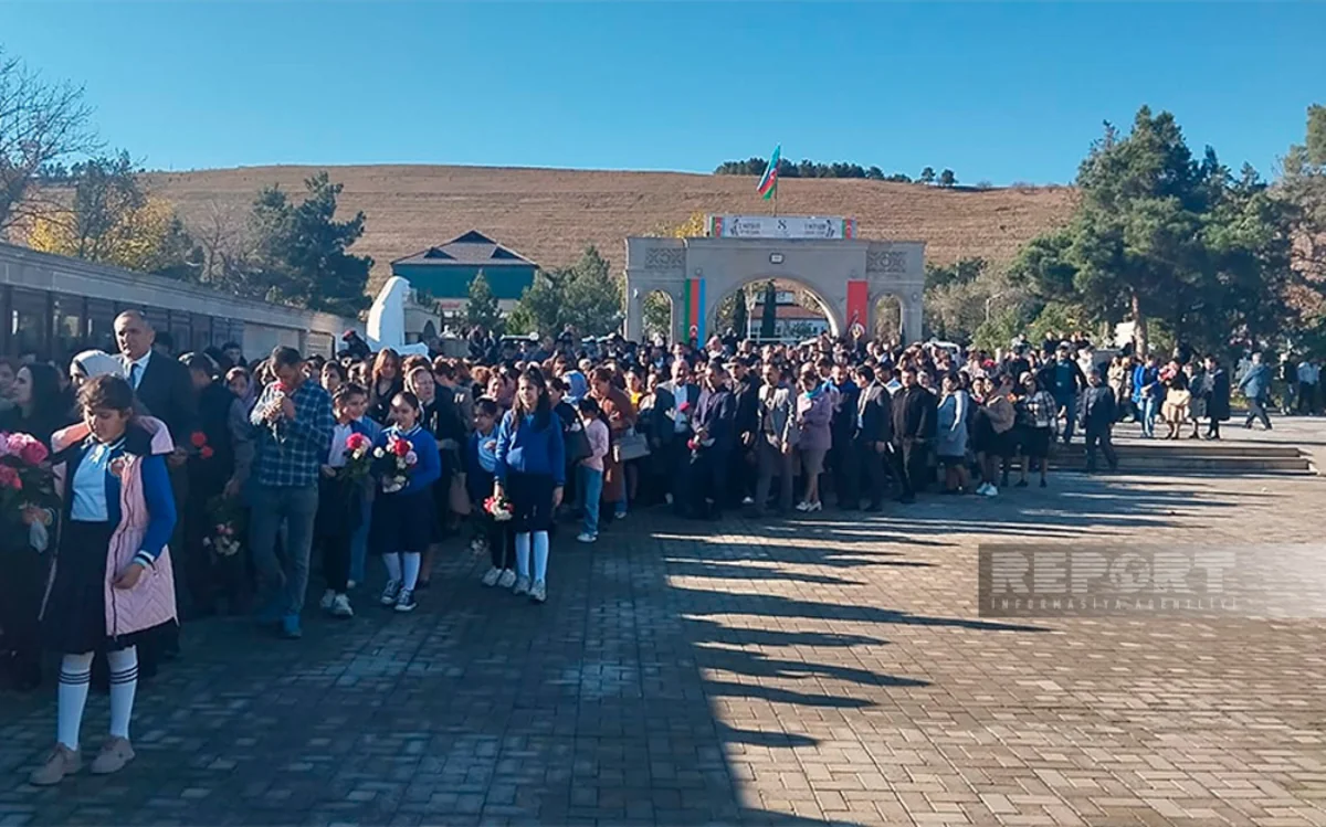 Şabranda Zəfər Günü ilə bağlı Şəhidlər xiyabanı izdihamla ziyarət olunub