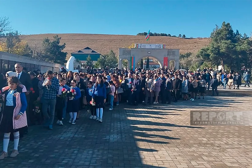 Şabranda Zəfər Günü ilə bağlı Şəhidlər xiyabanı izdihamla ziyarət olunub