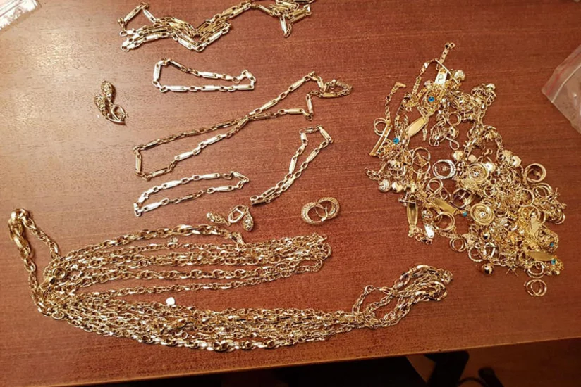 Bakıda evdən 5000 manatlıq qızıl-zinət əşyaları oğurlayan şəxs saxlanılıb