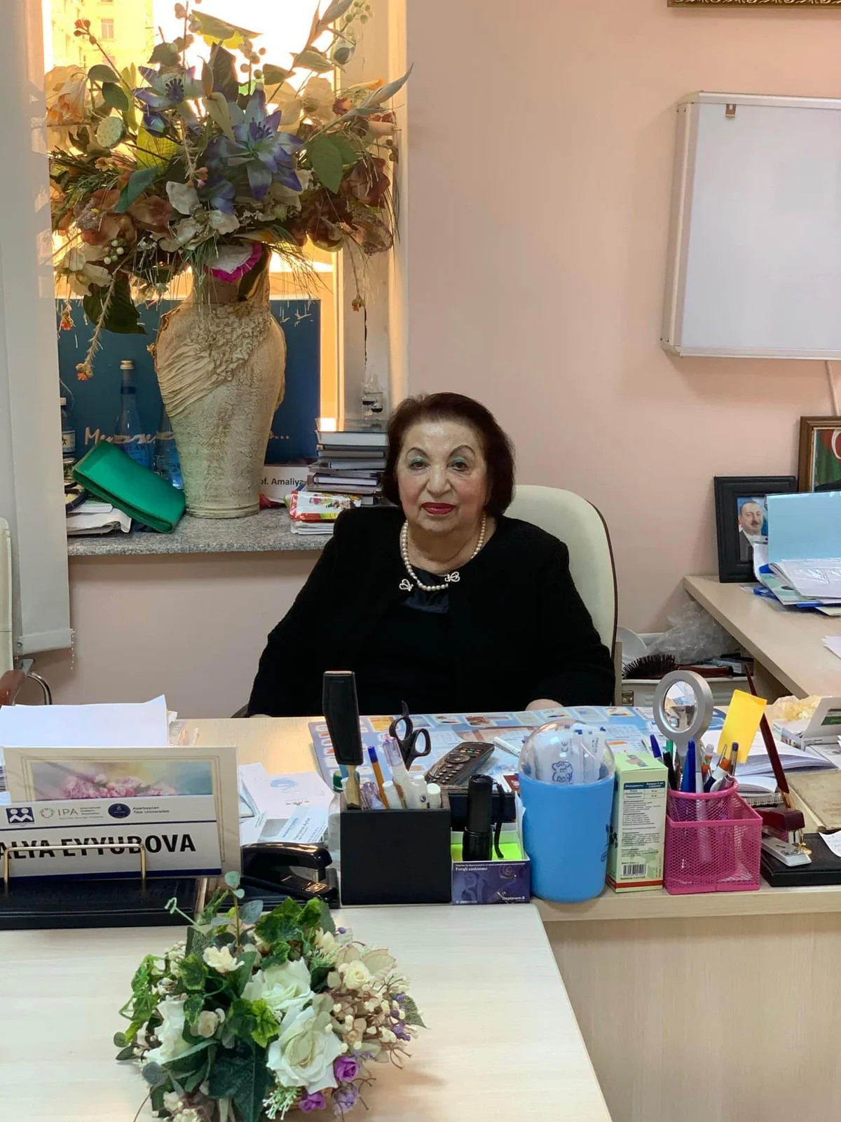 Tibb Universitetinin professoru vəfat edib