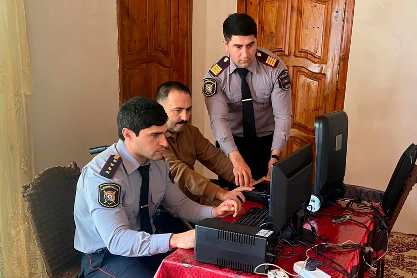Biləsuvarda 26 fiziki imkanları məhdud sakin şəxsiyyət vəsiqəsi ilə təmin olunub
