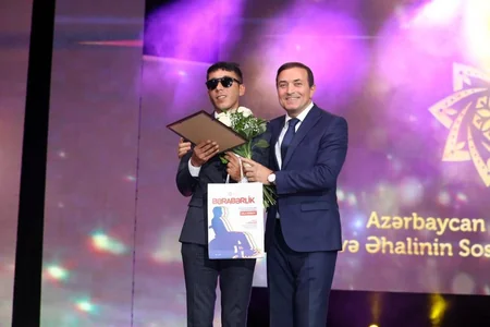 İncəsənət nümayəndələri əlilliyi olan şəxslərlə bir səhnədə çıxış ediblər