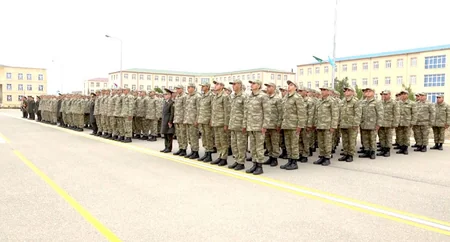Naxçıvanda gənc əsgərlər xidmət yerlərinə yola salınıblar