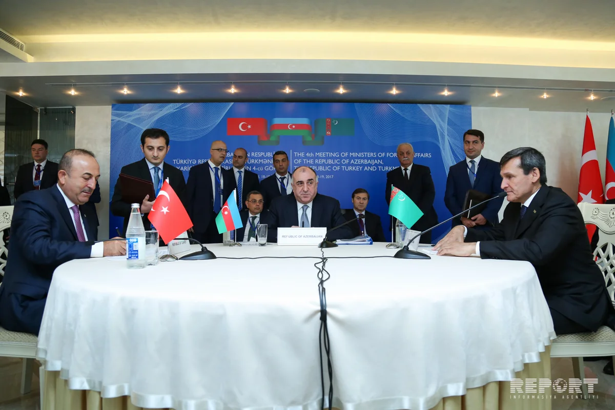 Azerbaijani, Turkish and Turkmen foreign ministers ink declaration following their Baku meeting
