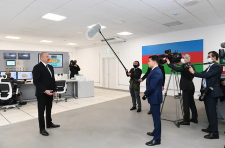 Президент заложил фундамент двух заводов и открыл предприятие в Сумгайыте