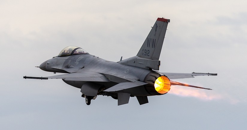 Ukrayna ordusuna məxsus F-16 qırıcısı ilə əlaqə kəsilib