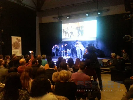 Bakıda ABŞ və Azərbaycan aktyorlarının müştərək tamaşası nümayiş olunub
