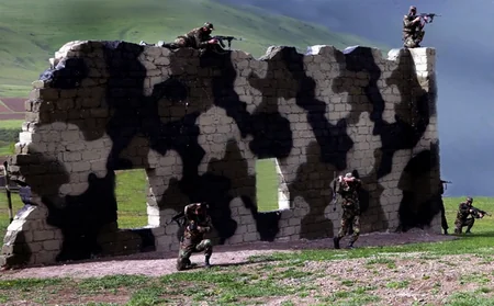 Zakir Hasanov delivers Azerbaijani President's tasks to frontline fighters