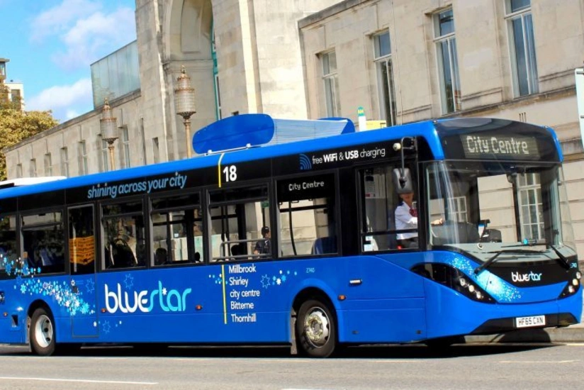 Britaniyada hava təmizləyən avtobus istifadəyə verilib