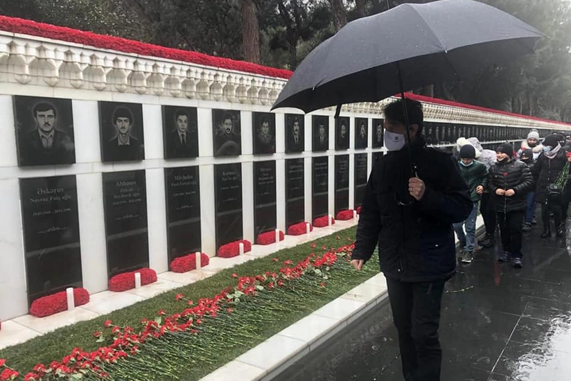 İtaliya səfiri 20 Yanvar şəhidlərinin xatirəsini yad edib