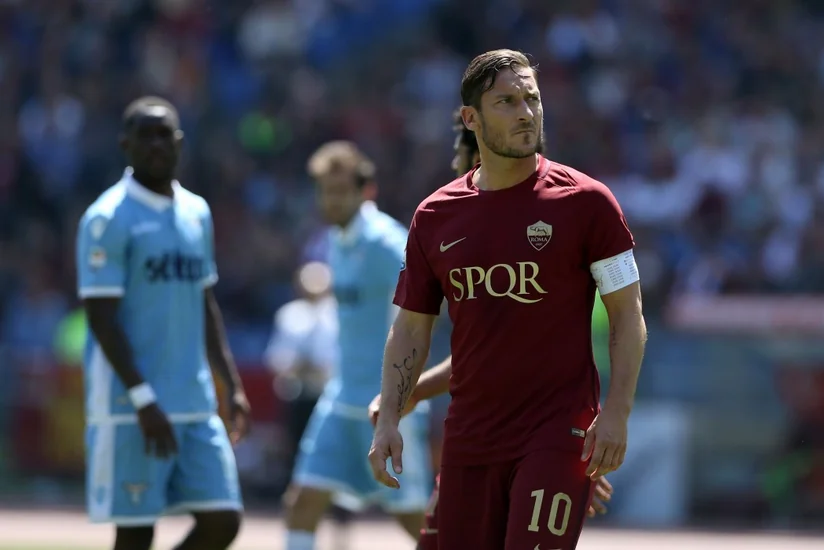 Məşhur italiyalı futbolçu 40 yaşında karyerasını başa vurur