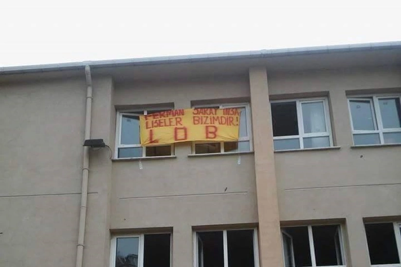 Communists attack Istanbul lyceum and took hostages the students